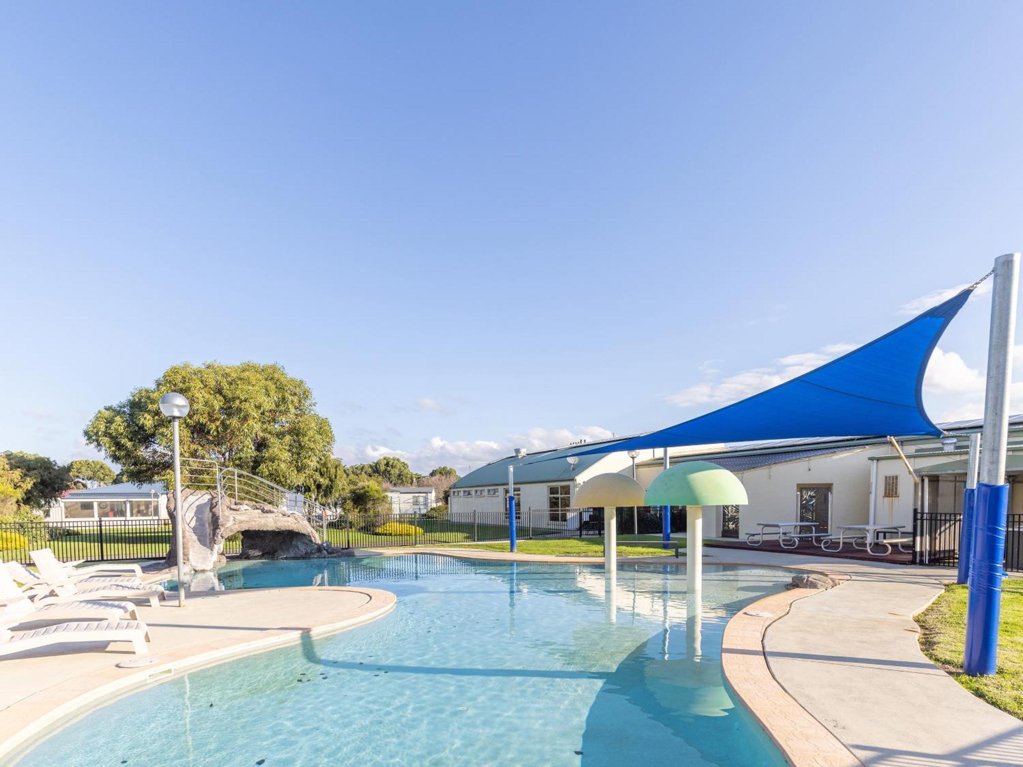Nrma Warrnambool Riverside Holiday Park المظهر الخارجي الصورة