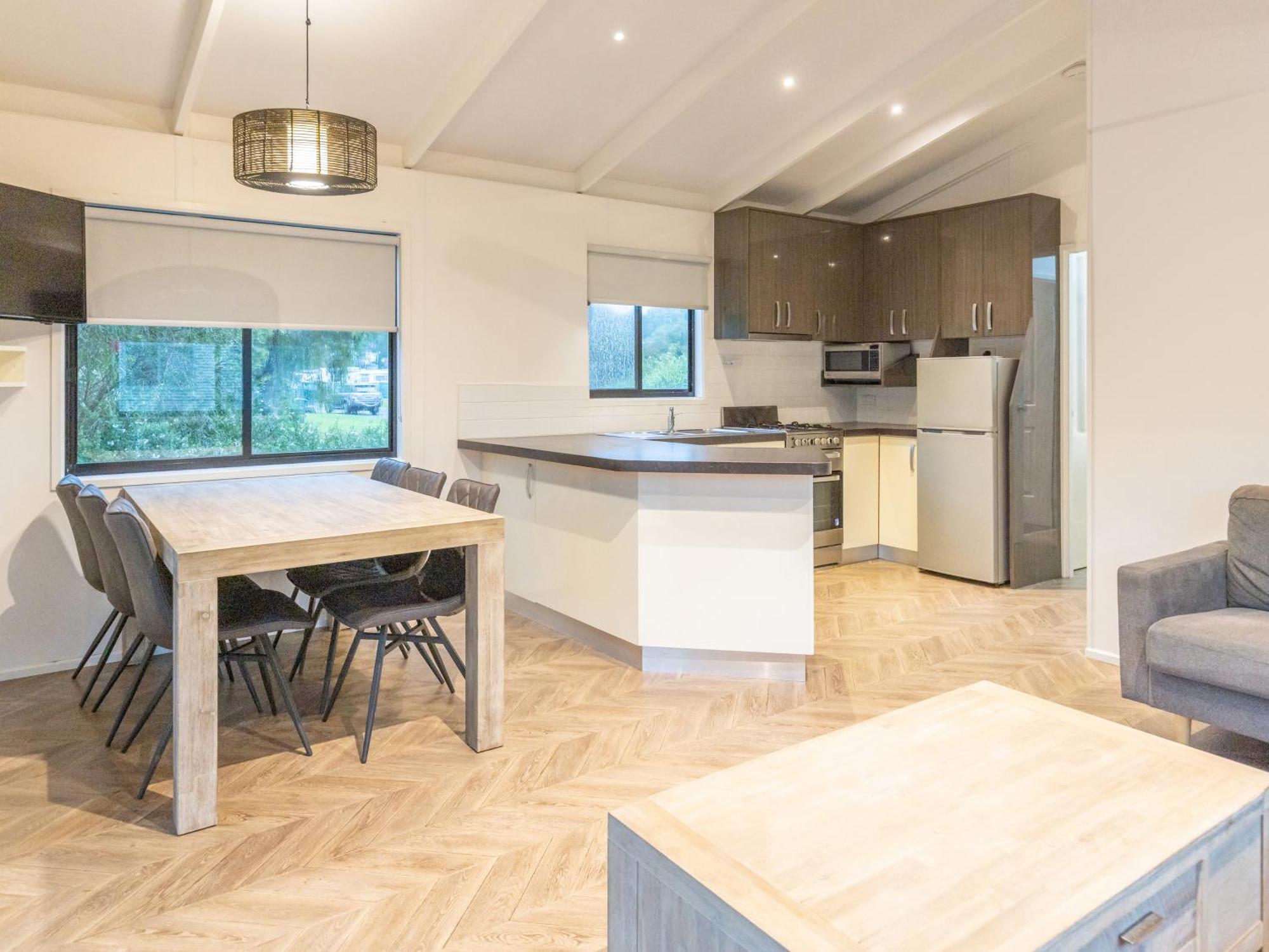 Nrma Warrnambool Riverside Holiday Park الغرفة الصورة