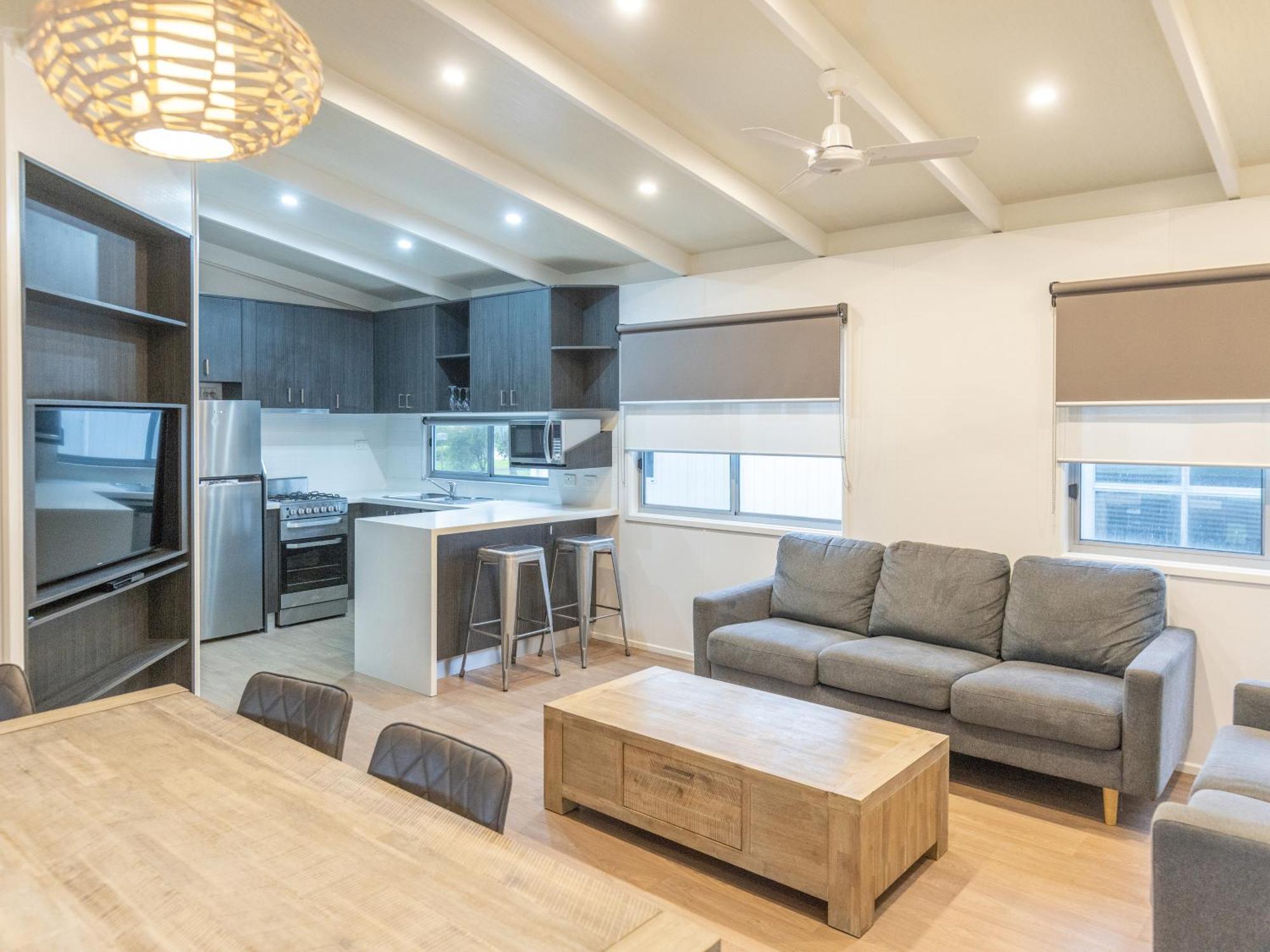 Nrma Warrnambool Riverside Holiday Park الغرفة الصورة