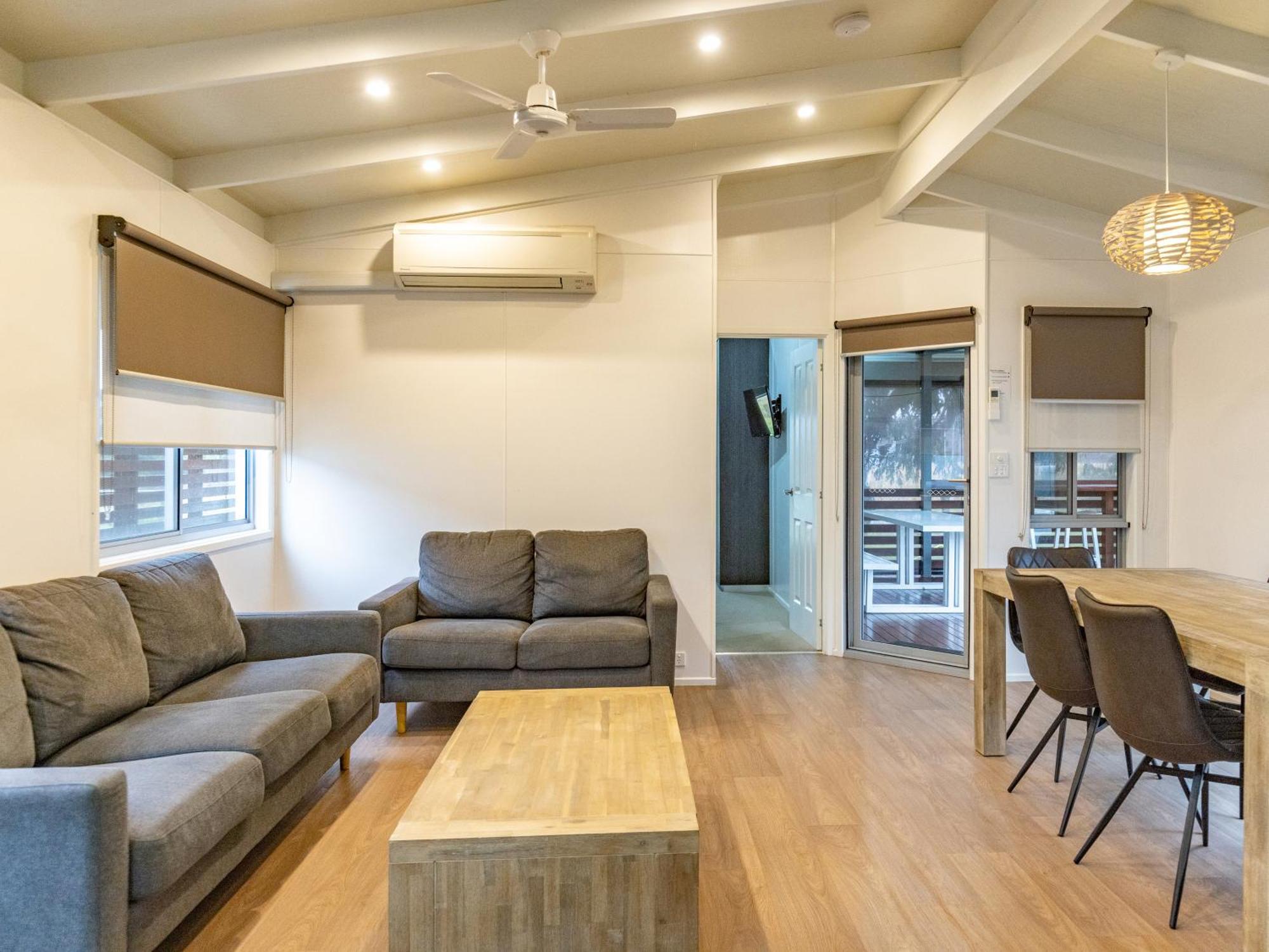 Nrma Warrnambool Riverside Holiday Park الغرفة الصورة