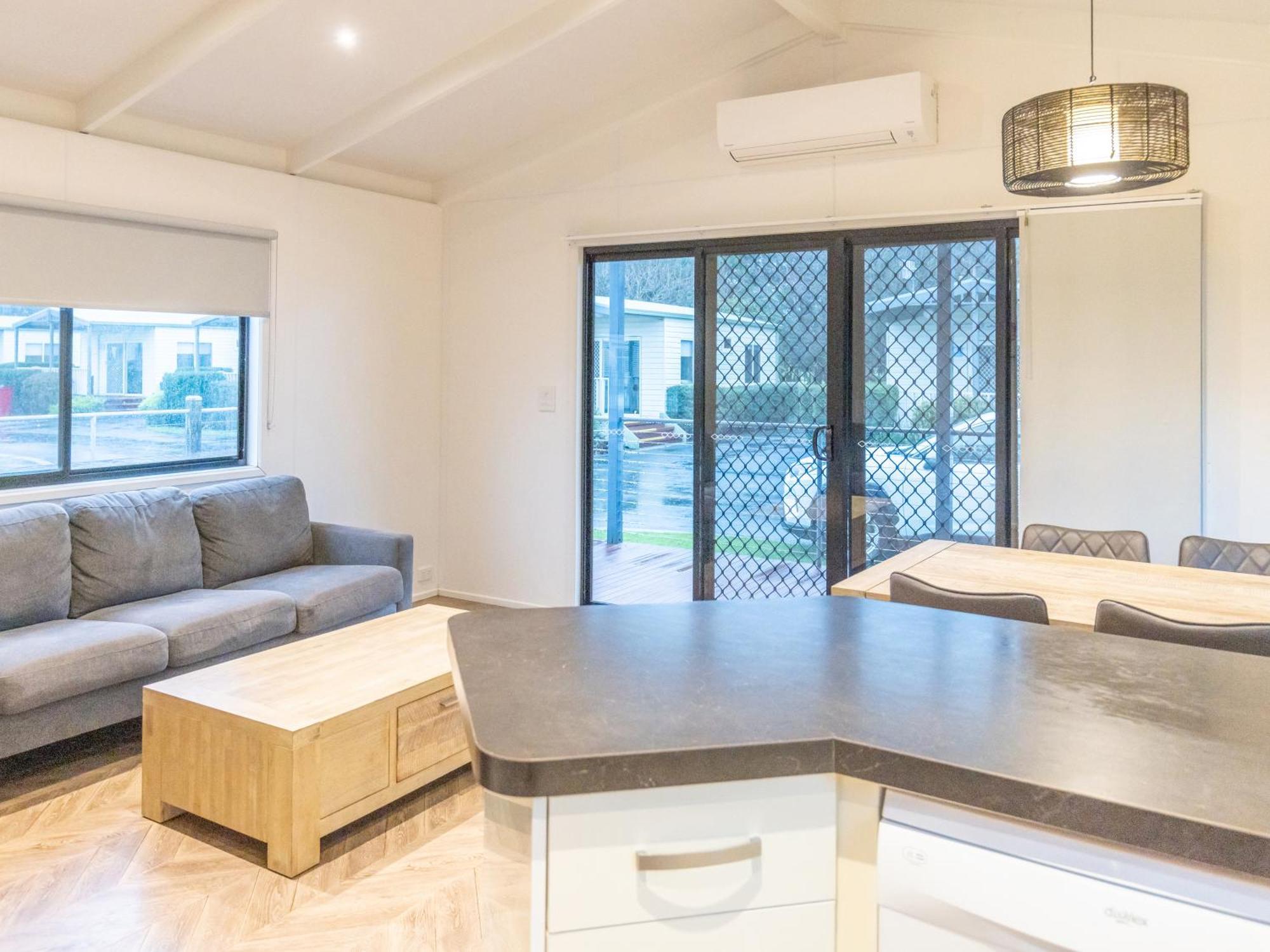 Nrma Warrnambool Riverside Holiday Park الغرفة الصورة