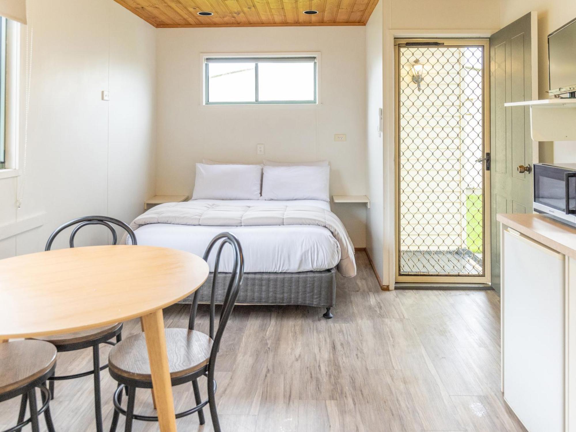 Nrma Warrnambool Riverside Holiday Park الغرفة الصورة