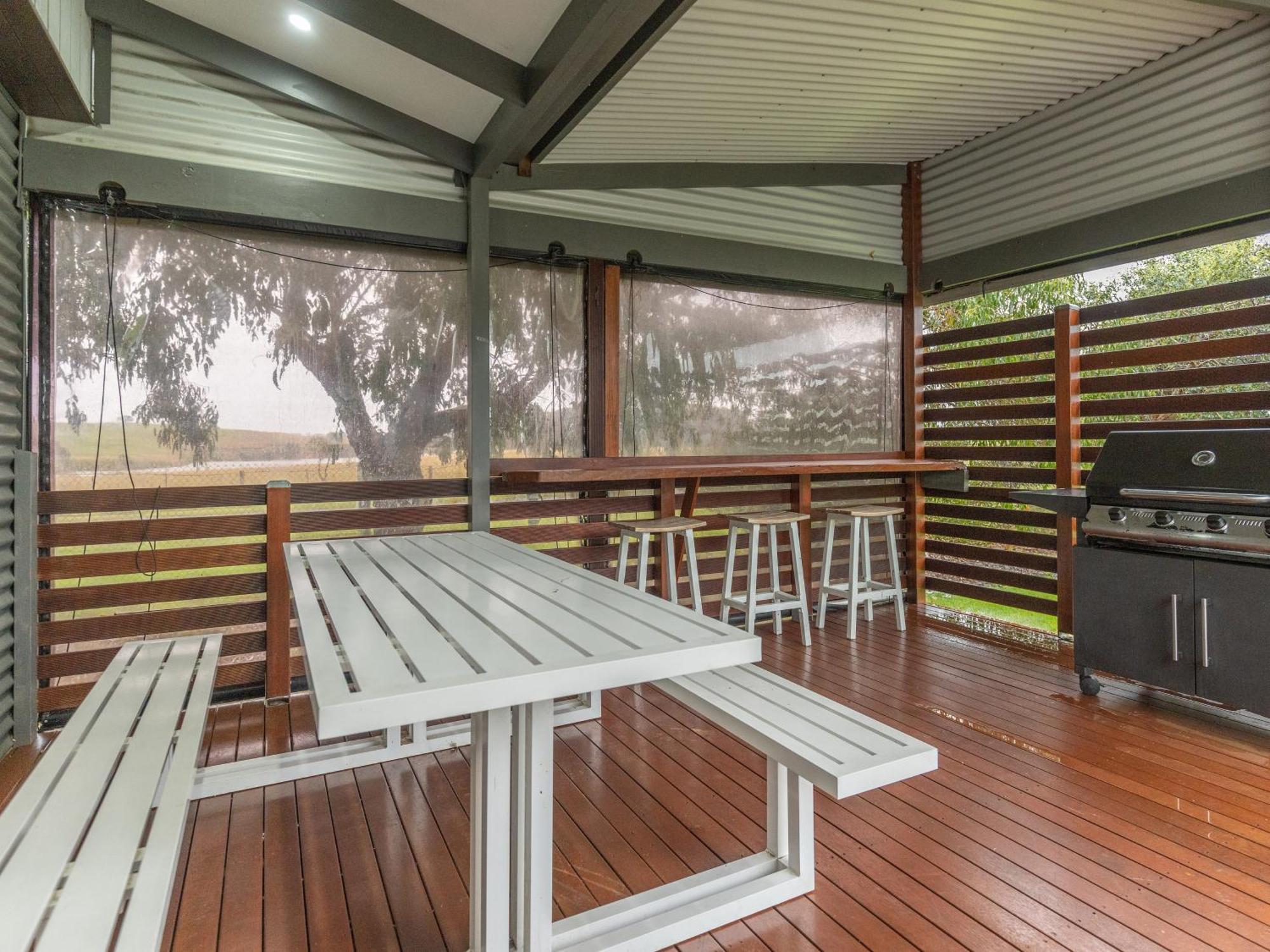 Nrma Warrnambool Riverside Holiday Park الغرفة الصورة