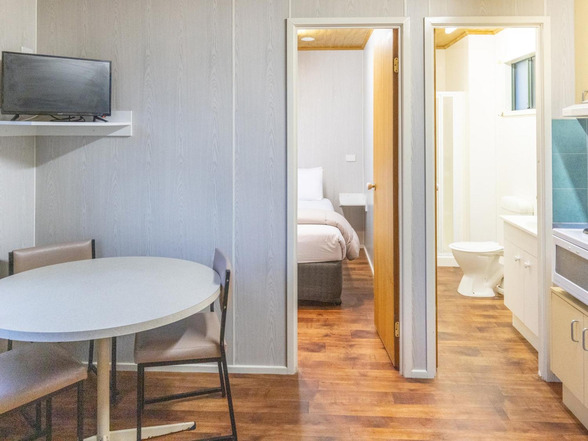 Nrma Warrnambool Riverside Holiday Park الغرفة الصورة